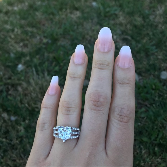 New Cubic Zirconia Jewelry Classic Fashion ring - Picture 4 of 6